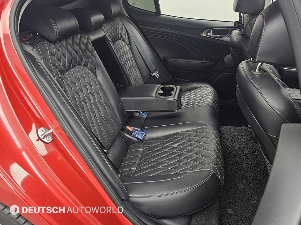 KIA Stinger - Vista 12