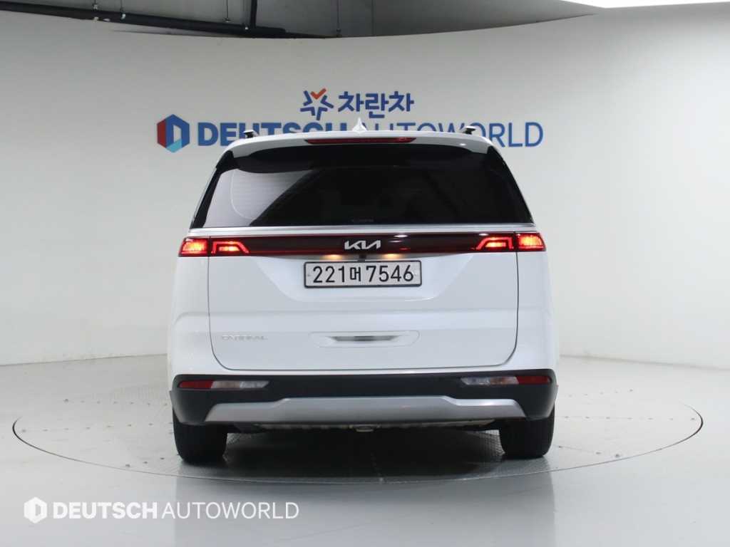 KIA Carnival - Vista 4