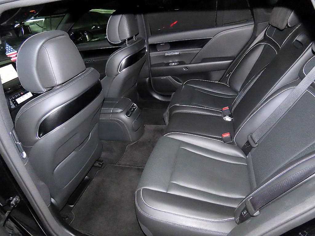 Genesis G90 - Vista 7