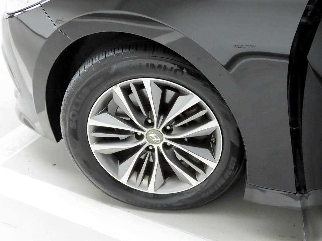 HYUNDAI Grandeur - Vista 10