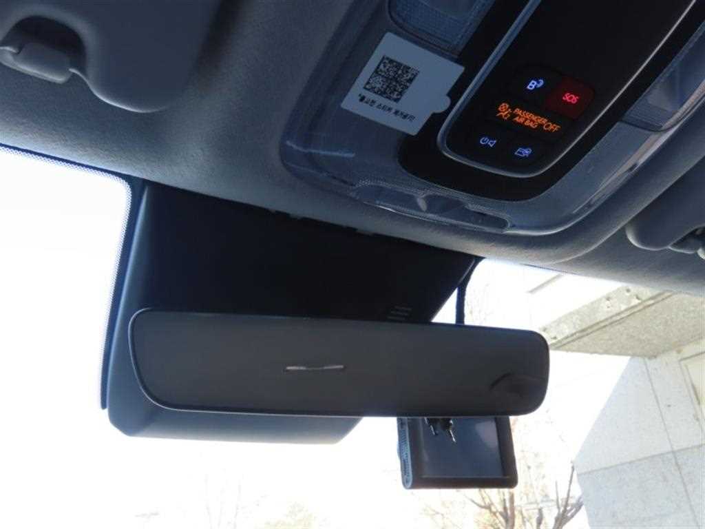 HYUNDAI Kona - Vista 10