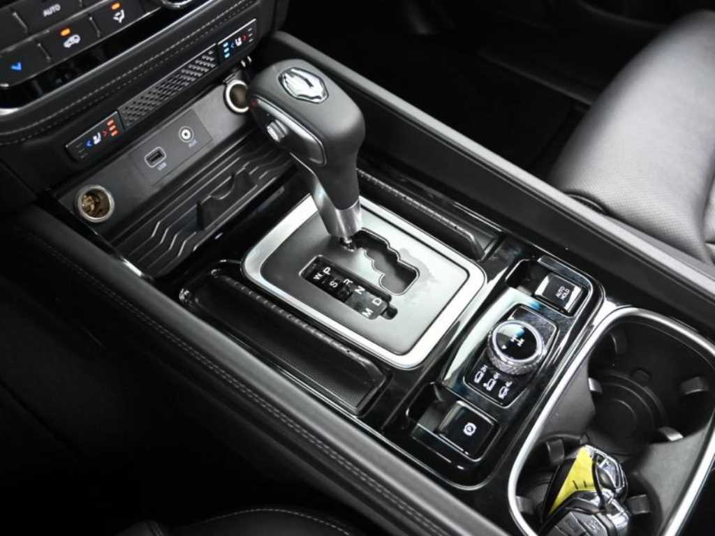 Ssangyong Rexton - Vista 9