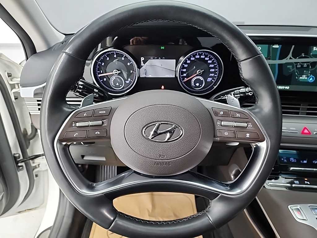 HYUNDAI Grandeur - Vista 9