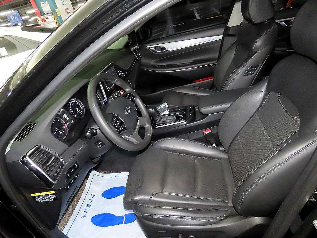 HYUNDAI Grandeur - Vista 6