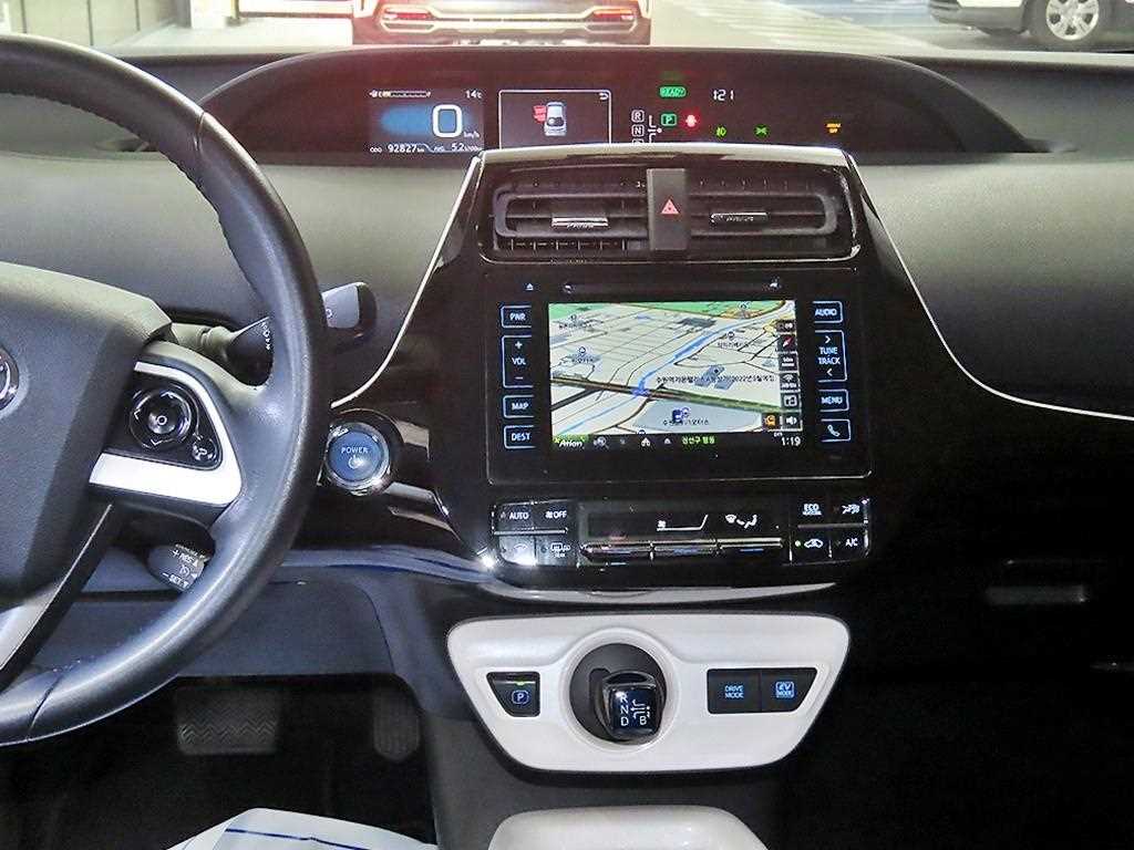 Toyota Prius - Vista 11