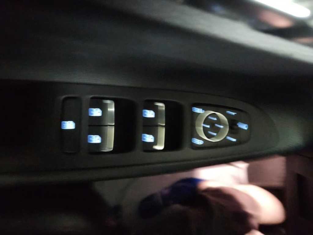 HYUNDAI Grandeur - Vista 11