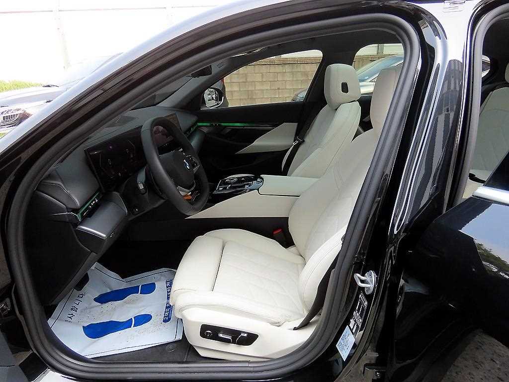 BMW 5 Series - Vista 5