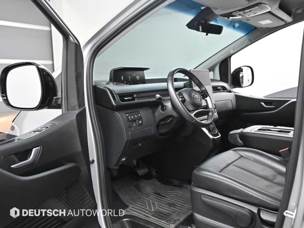 HYUNDAI Staria - Vista 11