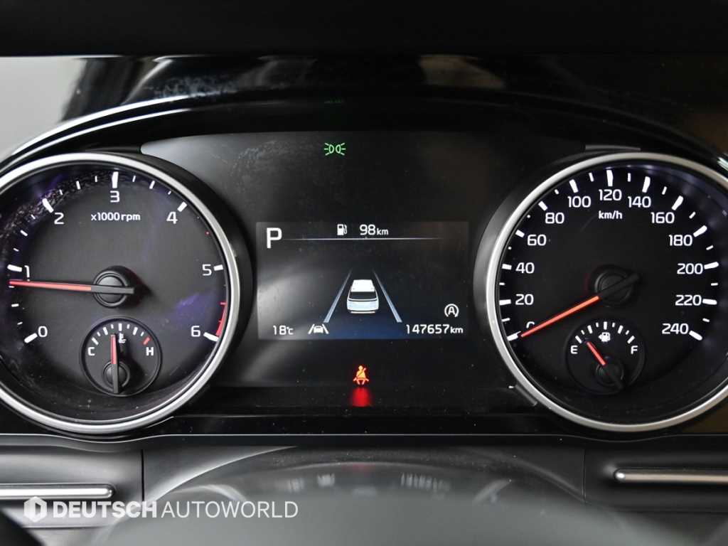 KIA Carnival - Vista 8