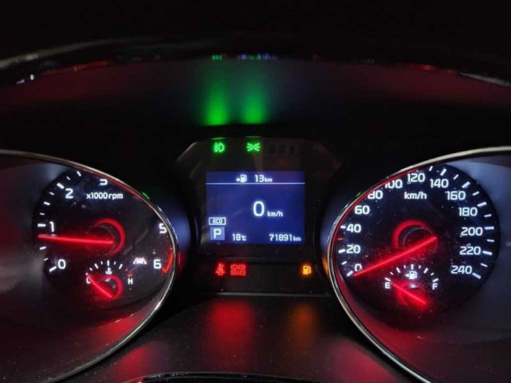 KIA Carnival - Vista 7