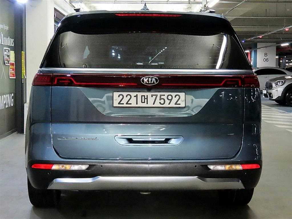 KIA Carnival - Vista 5