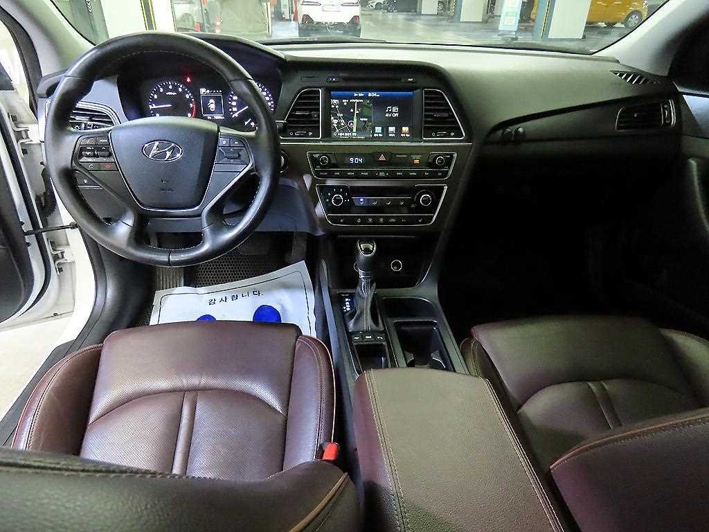 HYUNDAI Sonata - Vista 10