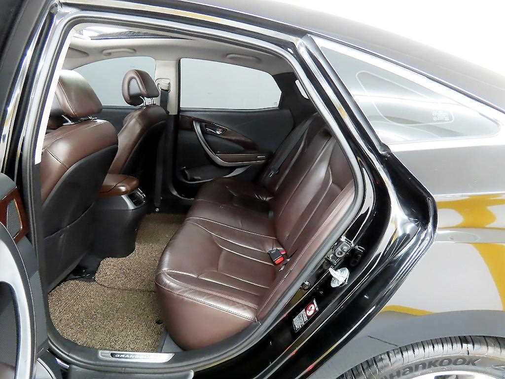 HYUNDAI Grandeur - Vista 6