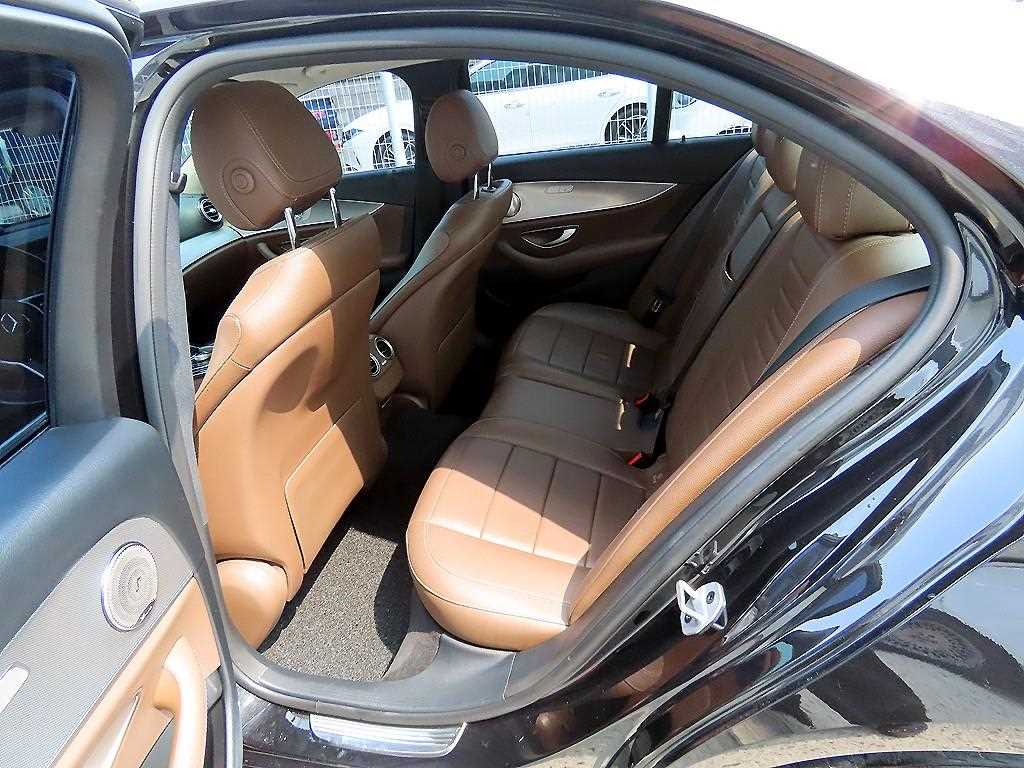 Mercedes Benz E class - Vista 6