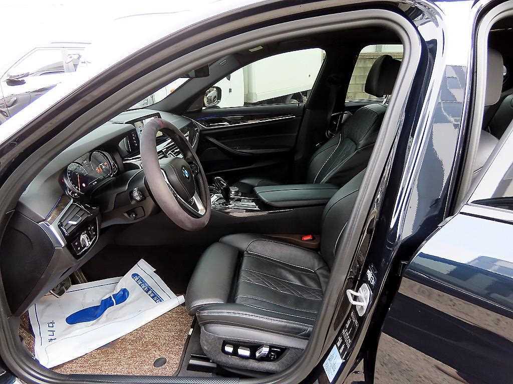 BMW 5 Series - Vista 5