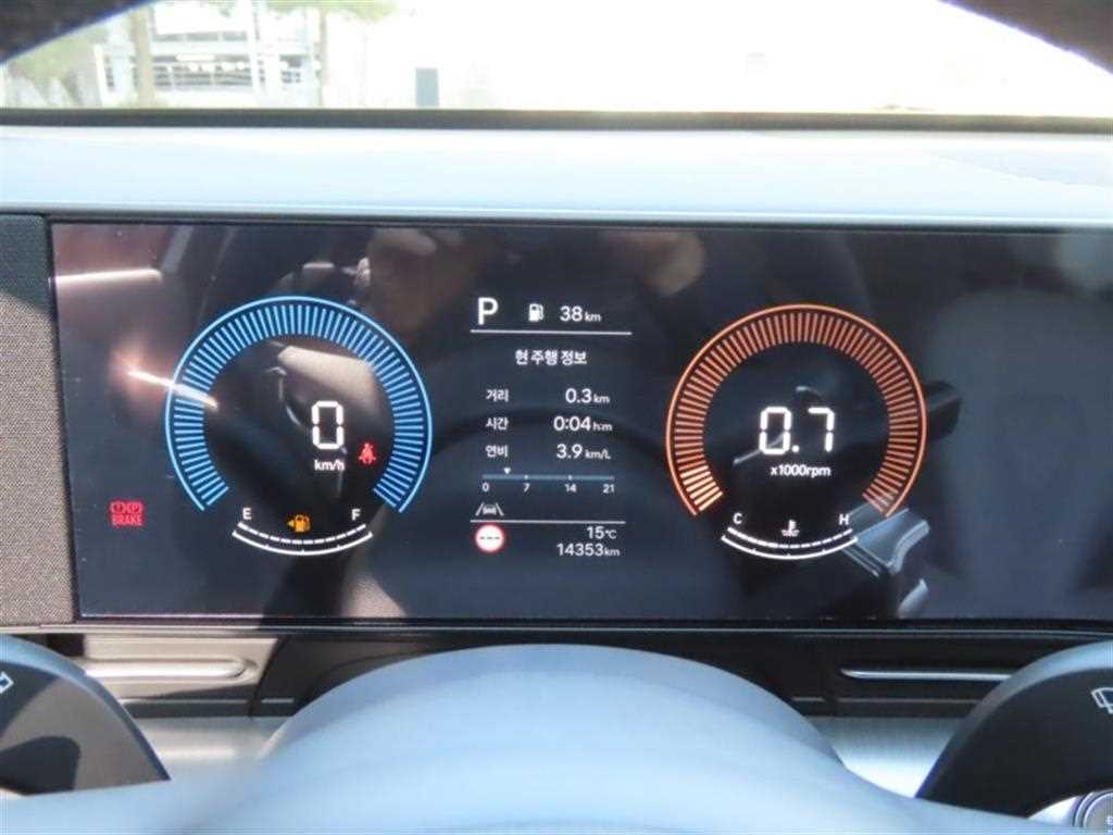 HYUNDAI Kona - Vista 5