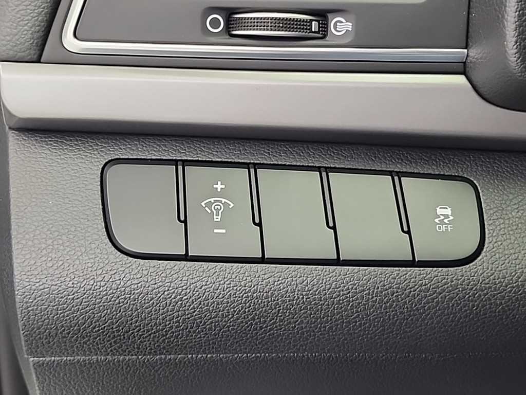 HYUNDAI Avante 2018 Blanco - Importación desde Corea - HF Imports Iquique - Foto 17