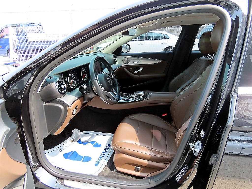 Mercedes Benz E class - Vista 5