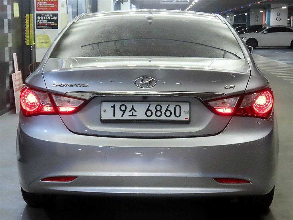 HYUNDAI Sonata - Vista 5