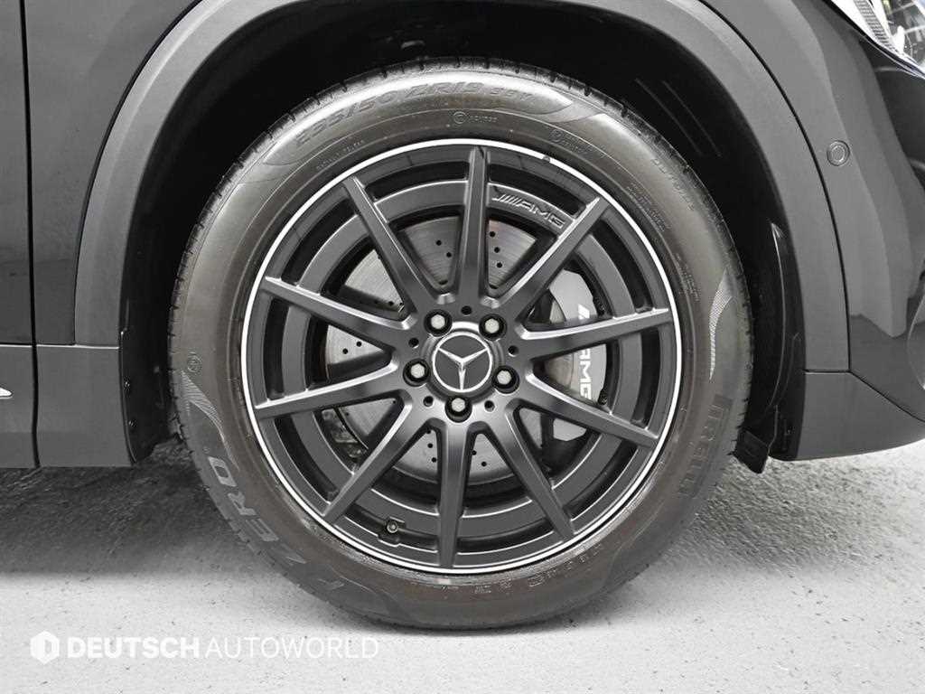 Mercedes Benz GLA Class - Vista 5