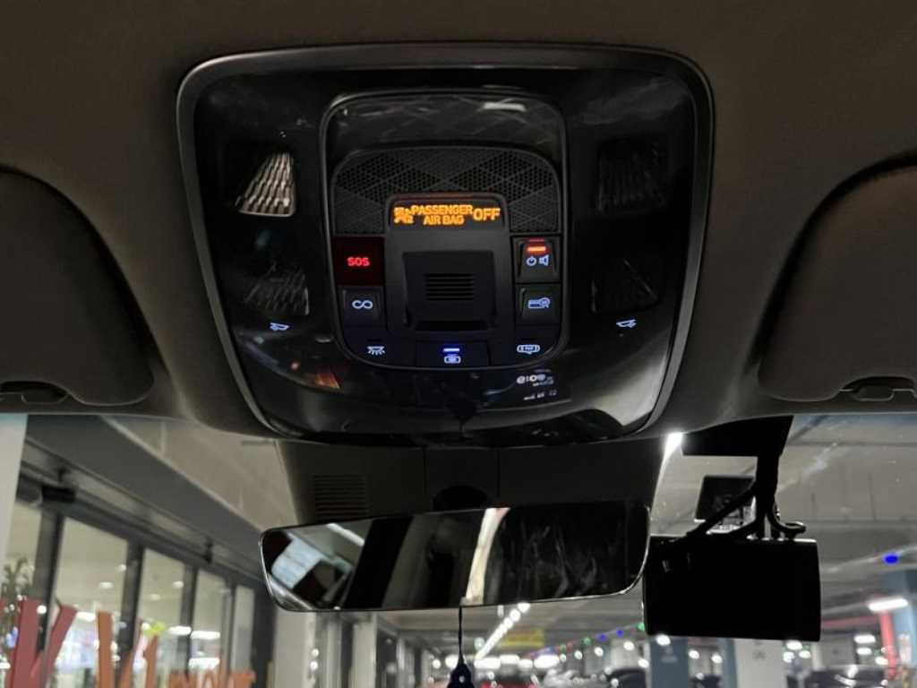 Genesis GV80 - Vista 8