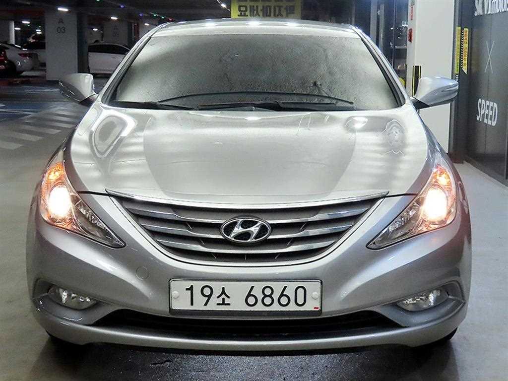 HYUNDAI Sonata - Vista 2