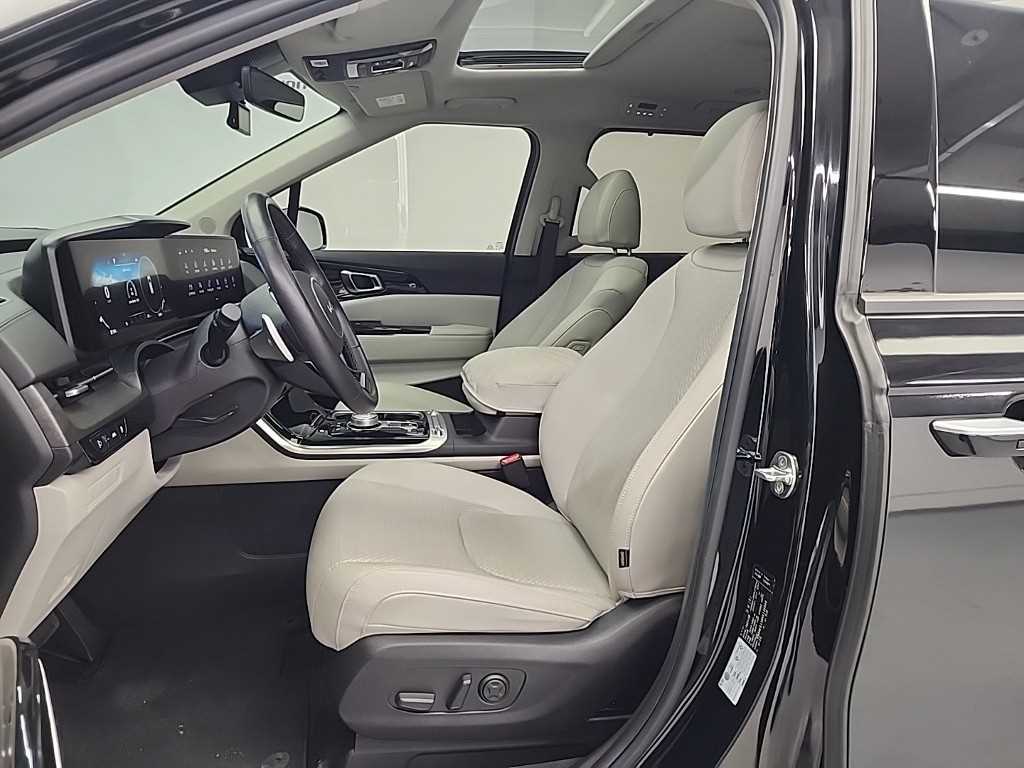 KIA Carnival - Vista 11