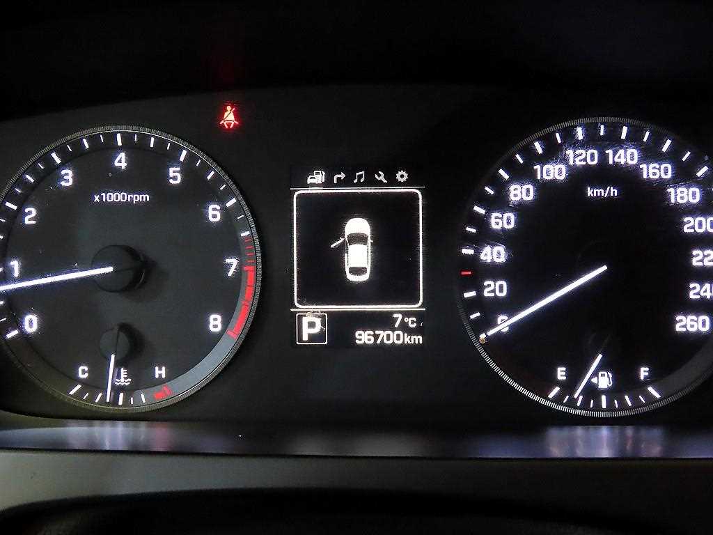 HYUNDAI Sonata - Vista 9