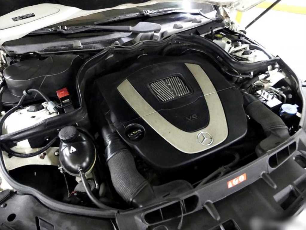 Mercedes Benz C Class - Vista 6