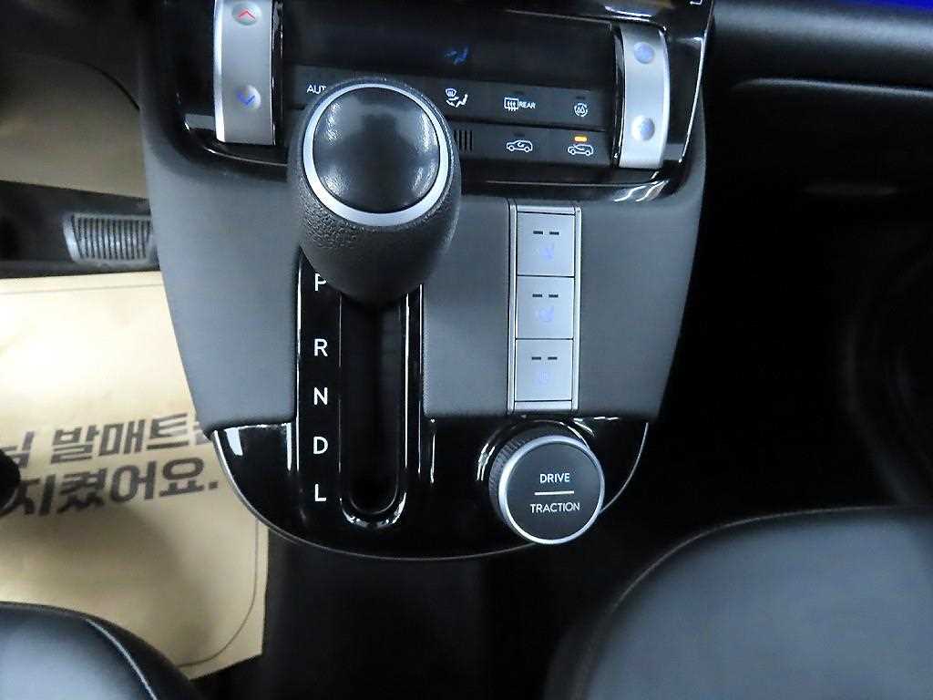 HYUNDAI Casper - Vista 10