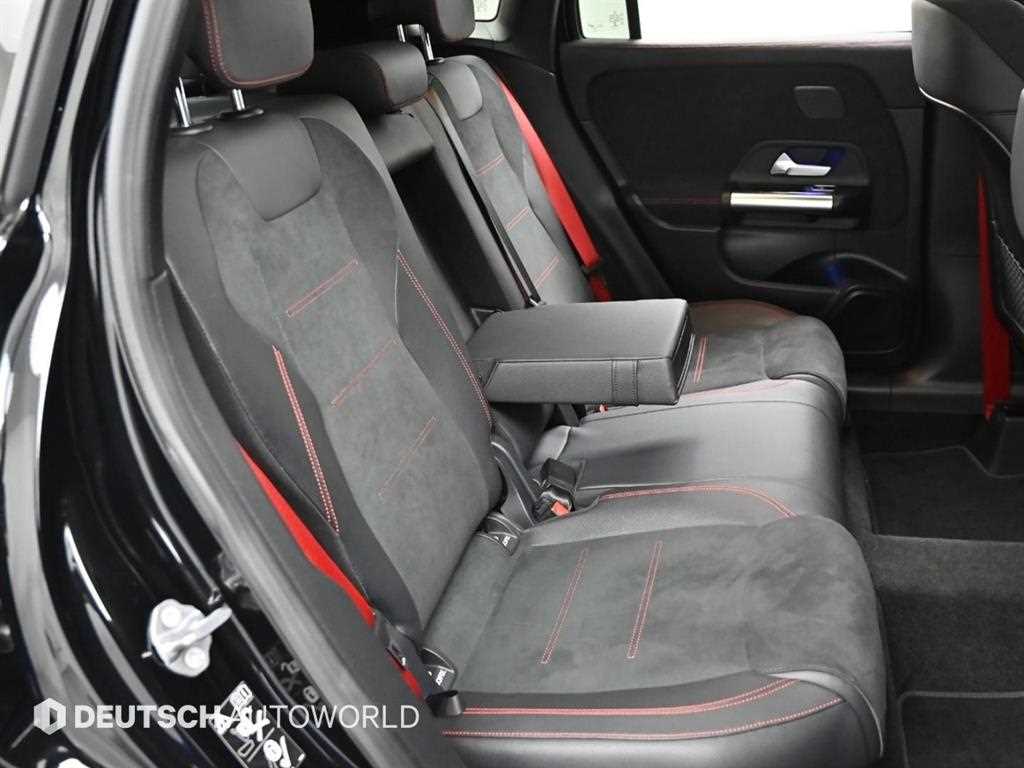 Mercedes Benz GLA Class - Vista 12