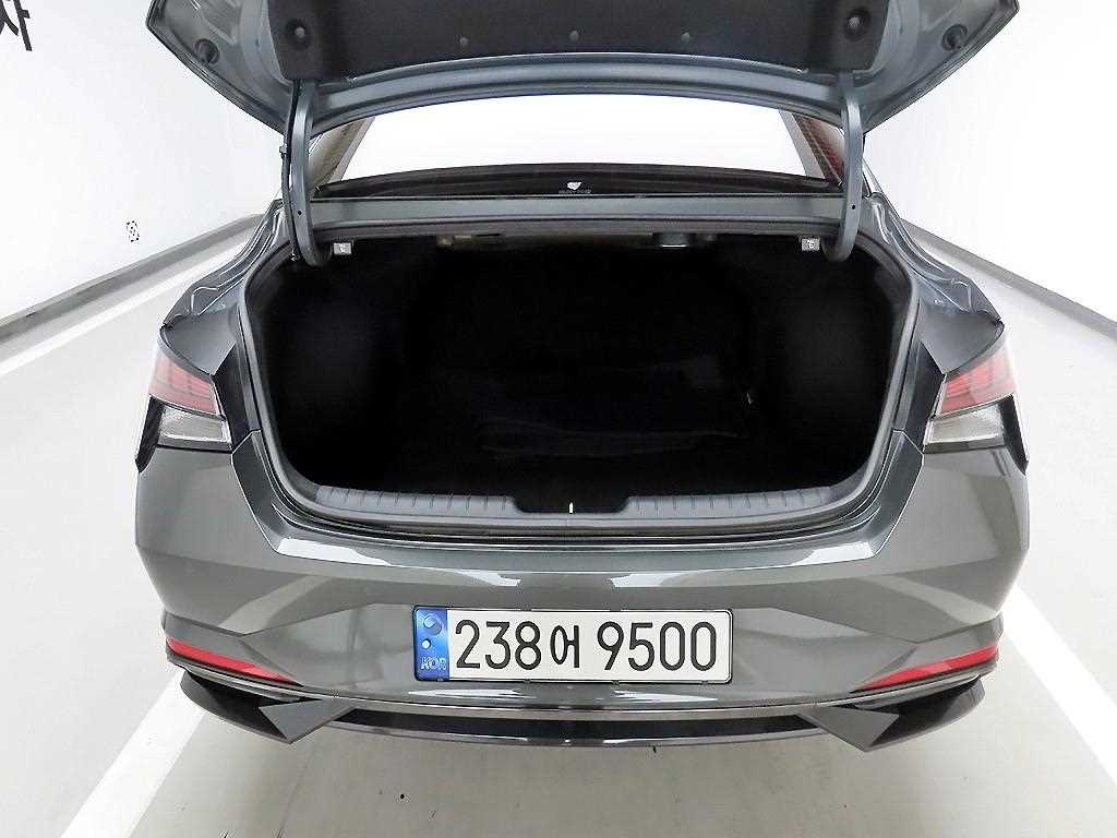 HYUNDAI Avante - Vista 5