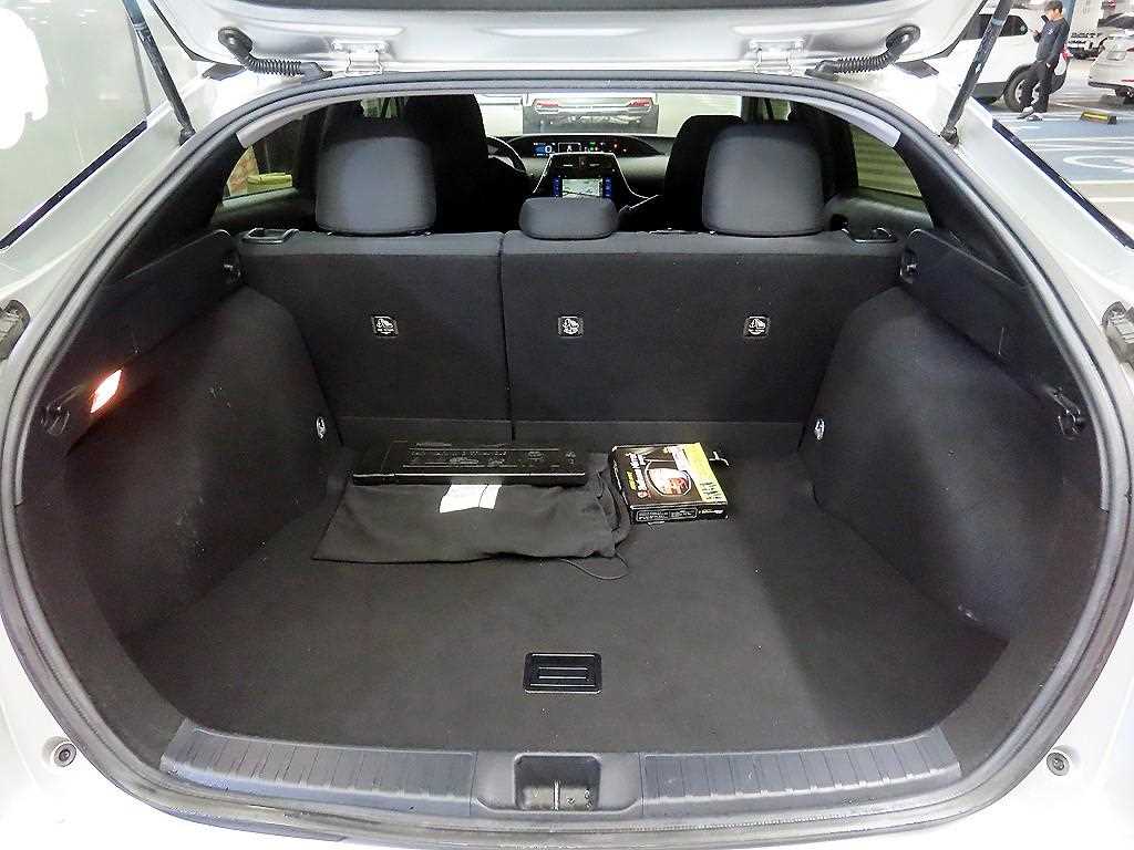 Toyota Prius 2016 Gris - Importación desde Corea - HF Imports Iquique - Foto 18