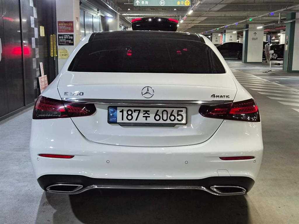 Mercedes Benz E class - Vista 5