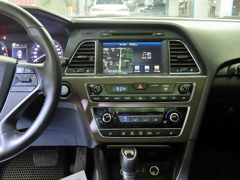 HYUNDAI Sonata - Vista 11