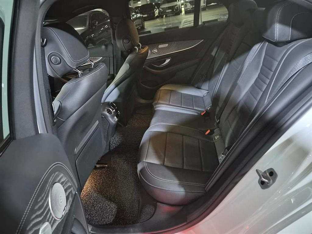 Mercedes Benz E class - Vista 7