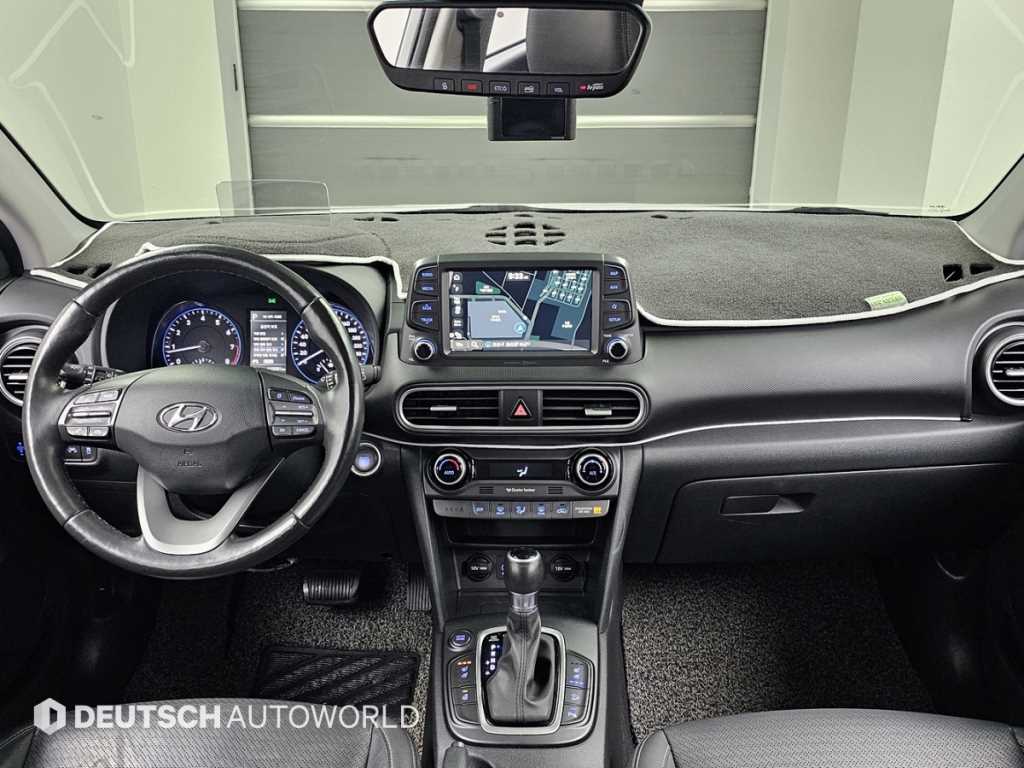 HYUNDAI Kona - Vista 7