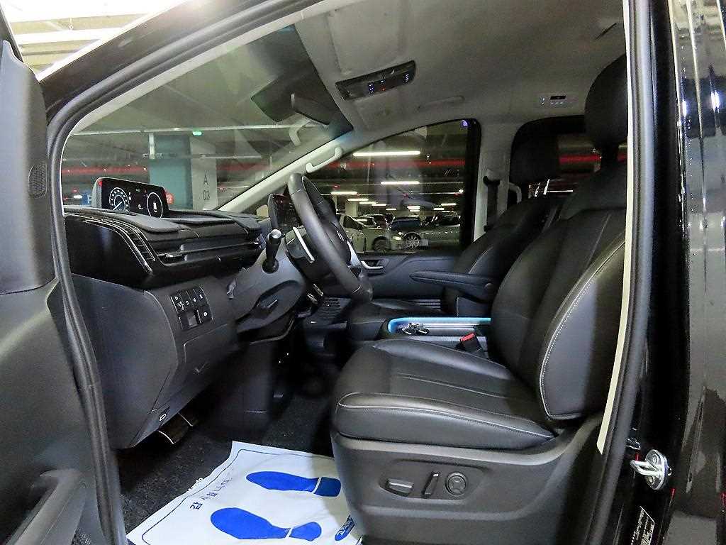 HYUNDAI Staria - Vista 6