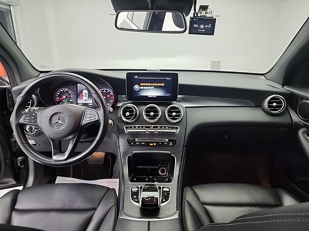 Mercedes Benz GLC Class - Vista 7
