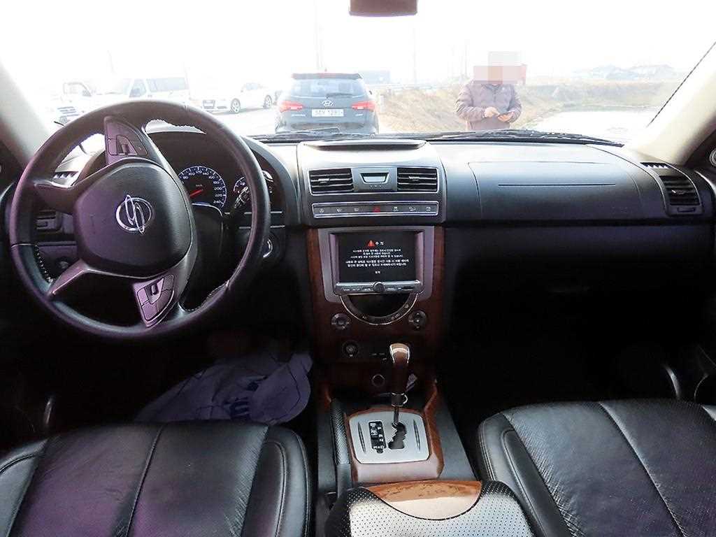 Ssangyong Rexton - Vista 10
