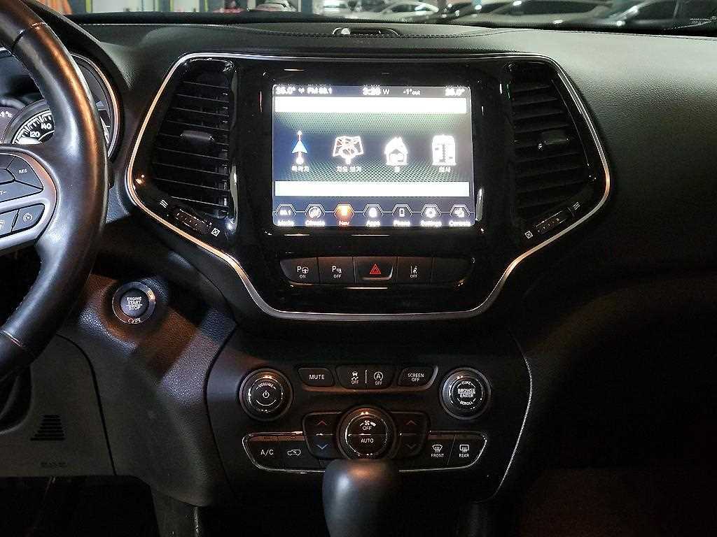 Jeep Cherokee - Vista 11