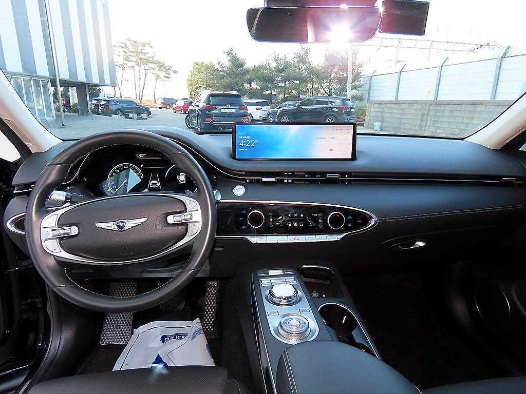 Genesis GV70 - Vista 7