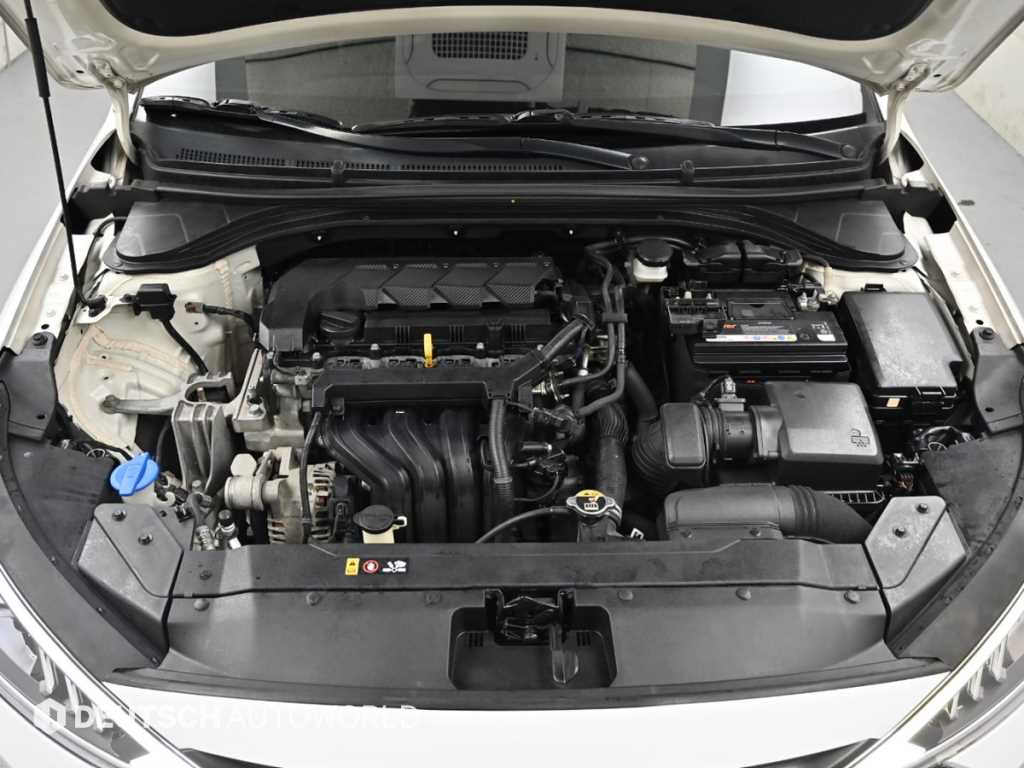 HYUNDAI Avante - Vista 6