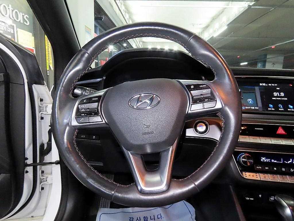 HYUNDAI Sonata - Vista 8