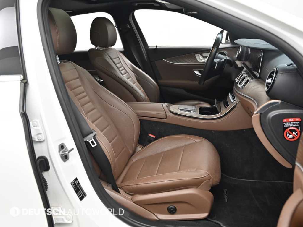 Mercedes Benz E class - Vista 10