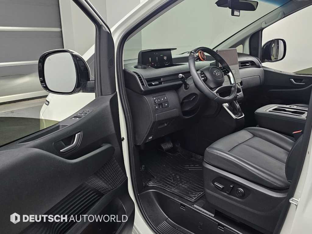 HYUNDAI Staria - Vista 11