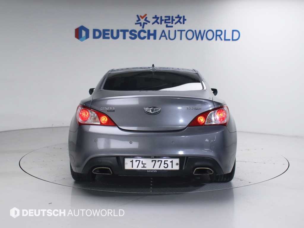 HYUNDAI Genesis - Vista 4