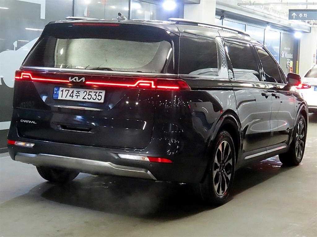 KIA Carnival - Vista 4