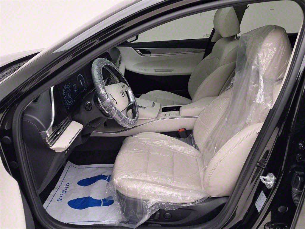 HYUNDAI Grandeur - Vista 11