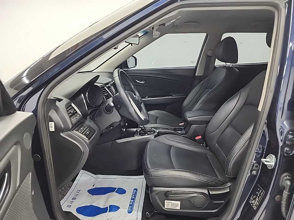 Ssangyong Tivoli - Vista 11